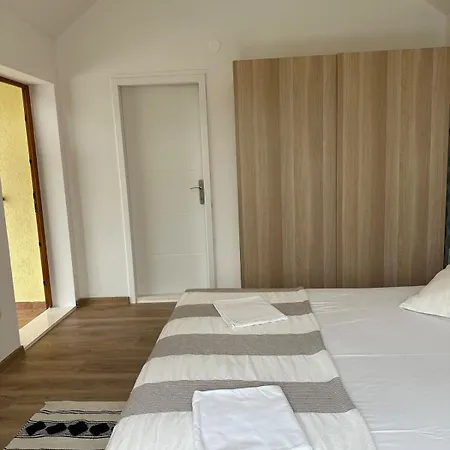 Eden House With Private Pool And Vineyard Kaštela