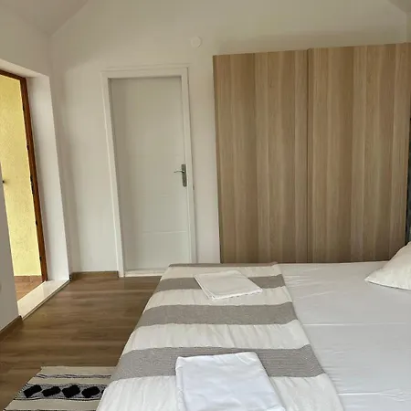 Eden House With Private Pool And Vineyard Vakantiehuis Kaštela