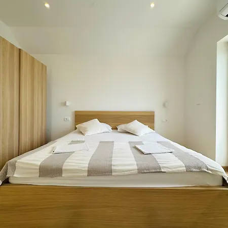 Vakantiehuis Eden House With Private Pool And Vineyard Kaštela
