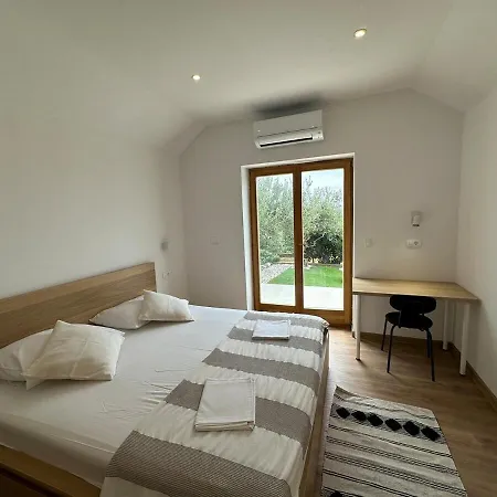 Vakantiehuis Eden House With Private Pool And Vineyard