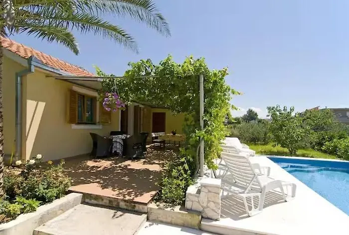 Feriehus Eden House With Private Pool And Vineyard