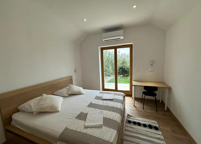 Feriehus Eden House With Private Pool And Vineyard